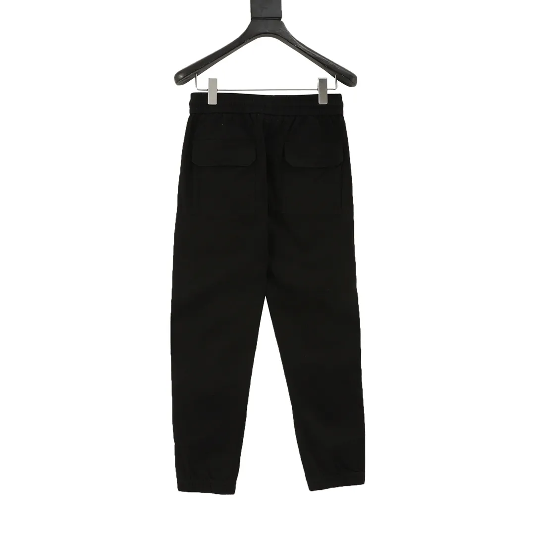 🅿️390 CH/Croxin trousers with pressed leather cross patch embroidery on both sides. The fabric is made of custom woven composite fabric. It is dyed to order and then treated with wool. It is silky and super soft compared to the original version. The fabric texture has clear and obvious strands and great drape. The workmanship is exquisite and meets the foreign trade export standards. The leather cross is embroidered with Sanskrit on both sides of the front. It is fashionable and individual. It is super versatile and good-looking. It is a must-have for fashionable men and women. It is unparalleled in terms of upper body comfort. size：XS-L